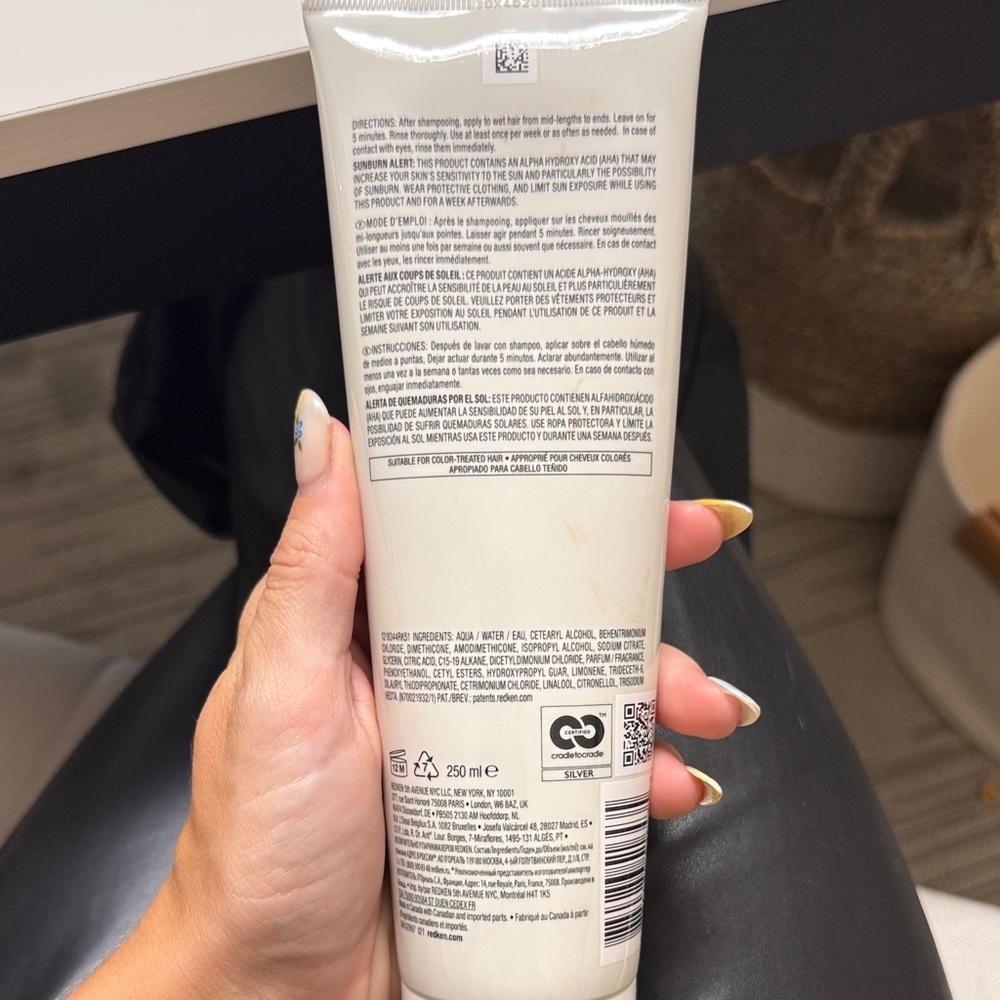 Redken Acidic Bonding Concentrate 5-Minute Mask - Picture 3 of 4